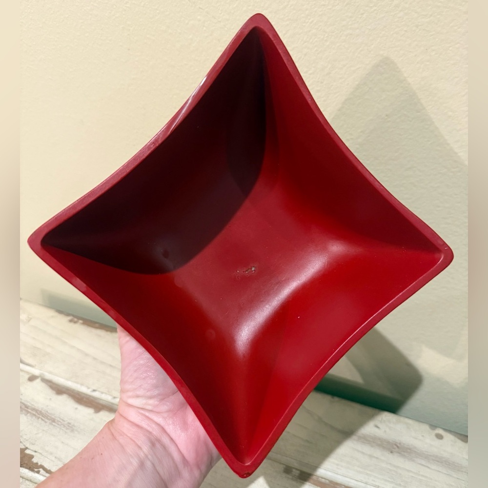 Vintage Red and Black Playing Card Suit Shaped Snack Bowls - Picture 12 of 13